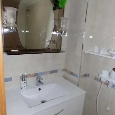 Centro Privada En Compartidos Homestay
